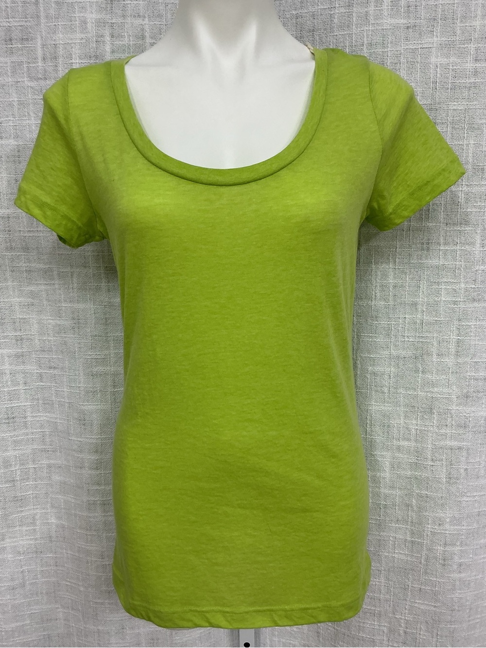 Mossimo Supply Co. Scoop Neck Short Sleeve Tee in Lime